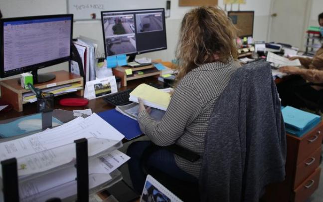 Darias, sobre la mascarilla en el trabajo: "Dependerá del puesto y el entorno"