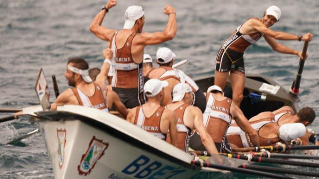 Los remeros de Zierbena celebrando su victoria en el Campeonato de Euskadi de Traineras 2020 Los remeros de Zierbena celebrando su victoria en el Campeonato de Euskadi de Traineras 2020