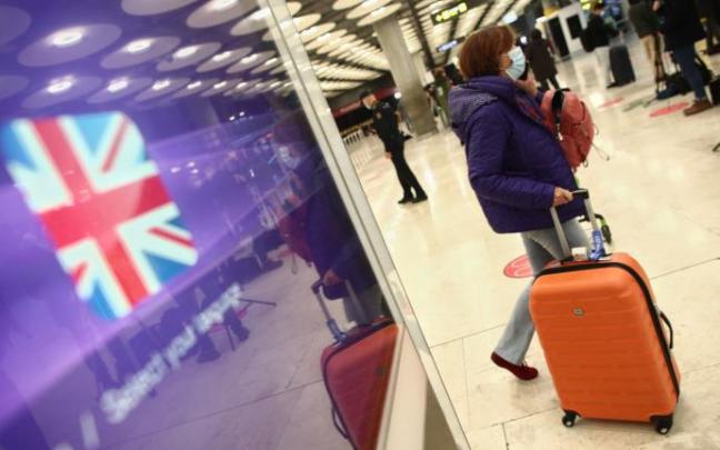 El Reino Unido no pedirá test de Covid a viajeros vacunados a partir del 11 de febrero. El Reino Unido no pedirá test de Covid a viajeros vacunados a partir del 11 de febrero.
