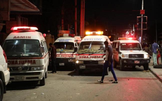 Varias ambulancias en la capital de Somalia. Varias ambulancias en la capital de Somalia.