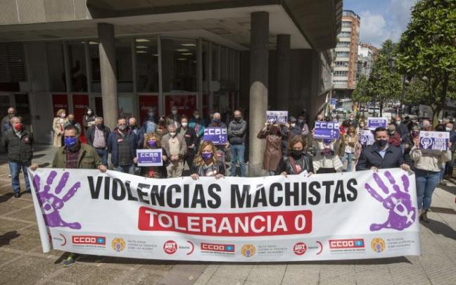 Foto de archivo de una manifestación en contra de la violencia machista en. (Oviedo, Asturias) Foto de archivo de una manifestación en contra de la violencia machista en. (Oviedo, Asturias)