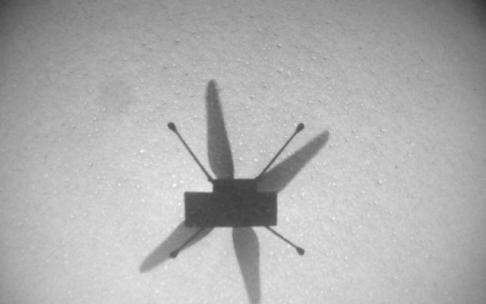 El helicóptero Ingenuity.