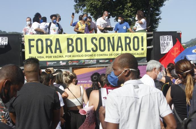 Manifestantes llenan las calles de diferentes ciudades de Brasil