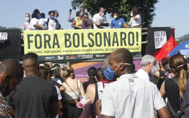 Manifestantes llenan las calles de diferentes ciudades de Brasil Manifestantes llenan las calles de diferentes ciudades de Brasil