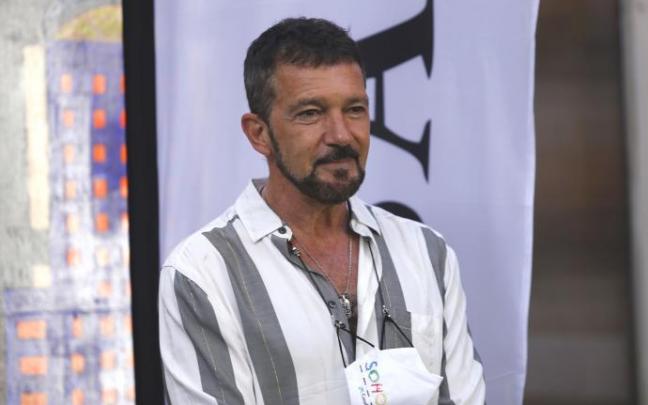 Foto de archivo del actor Antonio Banderas en la presentación del musical 'RENT'. Foto de archivo del actor Antonio Banderas en la presentación del musical 'RENT'.