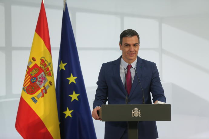 El presidente del Gobierno, Pedro Sánchez, interviene durante un acto de homenaje a la comunidad educativa, en La Moncloa, a 19 de junio de 2021.