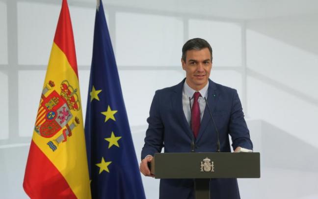 El presidente del Gobierno, Pedro Sánchez, interviene durante un acto de homenaje a la comunidad educativa, en La Moncloa, a 19 de junio de 2021.
