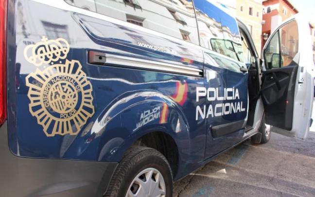 Imagen de archivo de un coche patrulla de la Policía Nacional. Imagen de archivo de un coche patrulla de la Policía Nacional.
