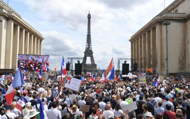 Protestas en las calles de París contra las nuevas medidas del gobierno francés