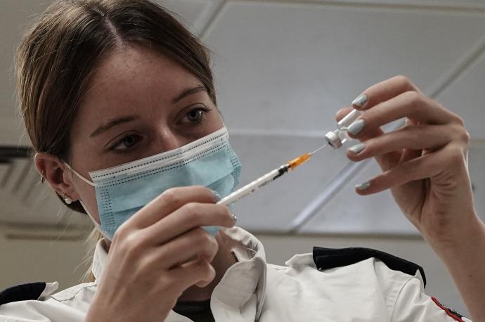 Israel aprueba la cuarta dosis de la vacuna para inmunodeprimidos.