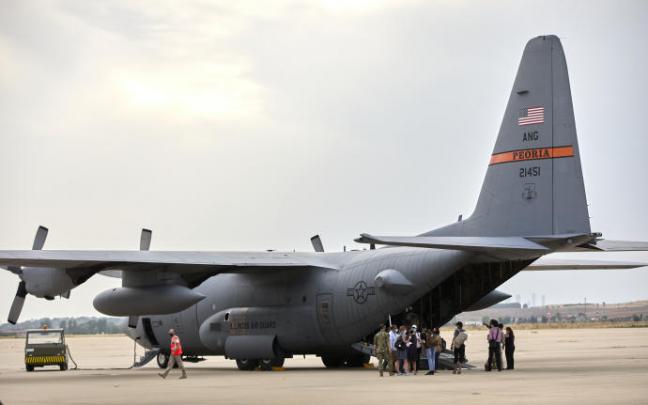 Un avión estadounidense en Kabul Un avión estadounidense en Kabul