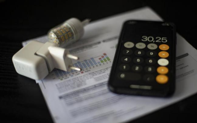 Una factura del consumo de luz.