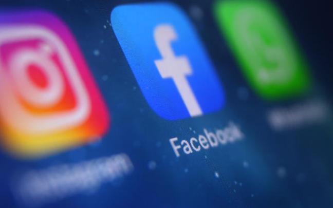 Facebook planea cambiar su nombre. Facebook planea cambiar su nombre.
