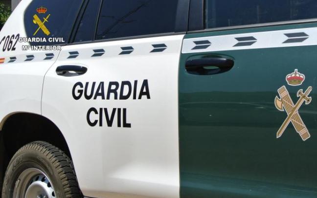 Coche de la Guardia Civil. Coche de la Guardia Civil.