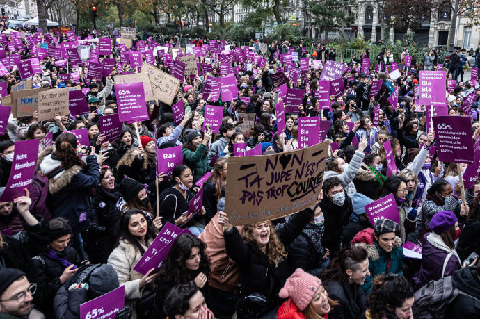 Manifestación en contra de la violencia hacia las mujeres en Francia.
