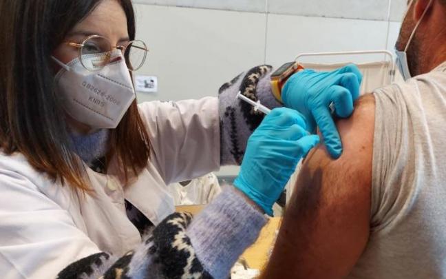 El 89,2 por ciento de la población tiene la pauta completa de vacunación. El 89,2 por ciento de la población tiene la pauta completa de vacunación.