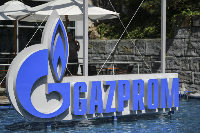 Imagen del logotipo del proveedor de energía ruso "Gazprom".