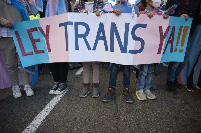 Concentración por los Derechos Humanos de la Infancia y Juventud Trans, frente al Congreso.