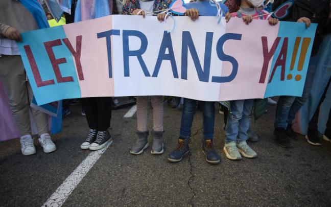 Concentración por los Derechos Humanos de la Infancia y Juventud Trans, frente al Congreso.
