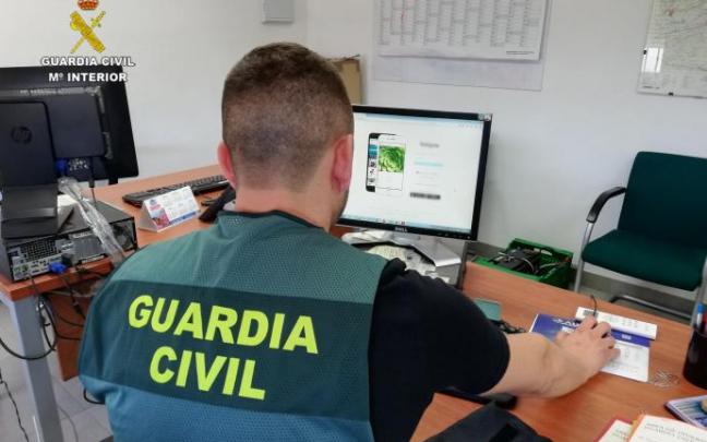 Agente de la Guardia Civil de Carmona (Sevilla). Agente de la Guardia Civil de Carmona (Sevilla).