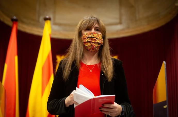 La presidenta del Parlament, Laura Borràs, al inicio de un pleno en el Parlament.