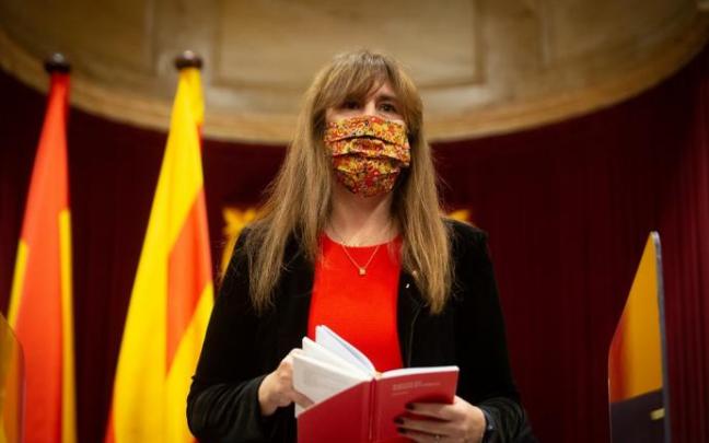 La presidenta del Parlament, Laura Borràs, al inicio de un pleno en el Parlament.