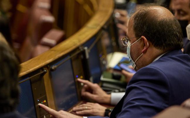 El diputado del partido popular Alberto Casero en una sesión plenaria. El diputado del partido popular Alberto Casero en una sesión plenaria.