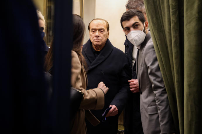 Berlusconi no ha acudido a las vistas del juicio alegando problemas de salud.