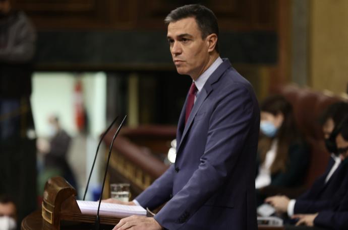 El presidente del Gobierno español, Pedro Sánchez, comparece en una sesión plenaria.