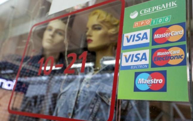 Entre las medidas destaca desconectar a Sberbank y otras dos entidades del sistema bancario Swift.