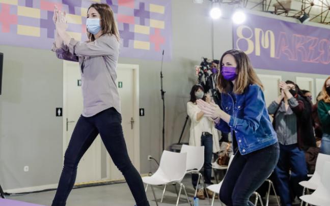 Ione Belarra e Irene Montero participan en un acto feminista de Podemos sobre el 8M.