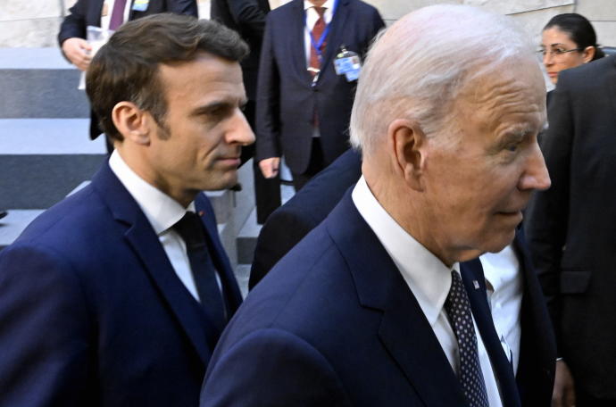 Emmanuel Macron se desmarcó este domingo de las declaraciones de su homólogo estadounidense, Joe Biden.