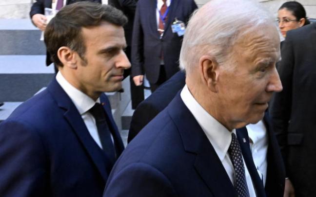 Emmanuel Macron se desmarcó este domingo de las declaraciones de su homólogo estadounidense, Joe Biden.