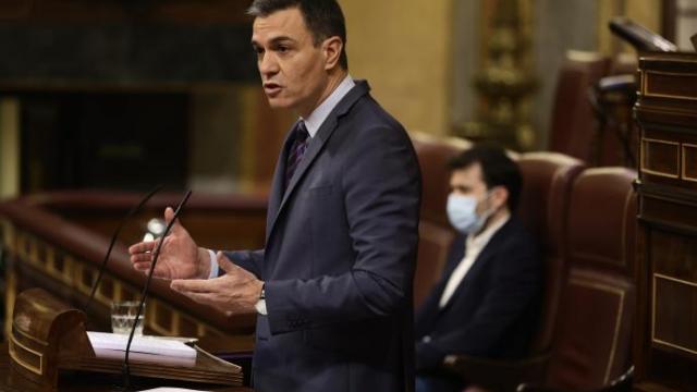 El presidente del Gobierno español, Pedro Sánchez, interviene en una sesión plenaria.