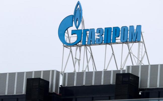 La empresa estatal rusa Gazprom interrumpe sus exportaciones de gas a Polonia.