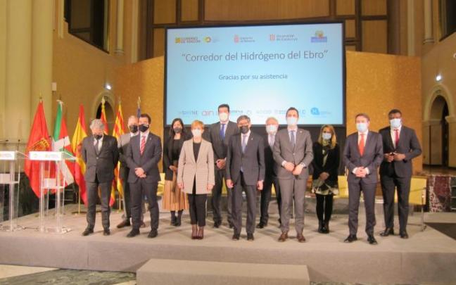 Presentación en la Sala de la Corona del Gobierno de Aragón del Corredor del Hidrógeno del Ebro. Presentación en la Sala de la Corona del Gobierno de Aragón del Corredor del Hidrógeno del Ebro.