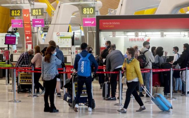Europa ha relajado las recomendaciones en torno a la mascarilla en aviones y transporte público.