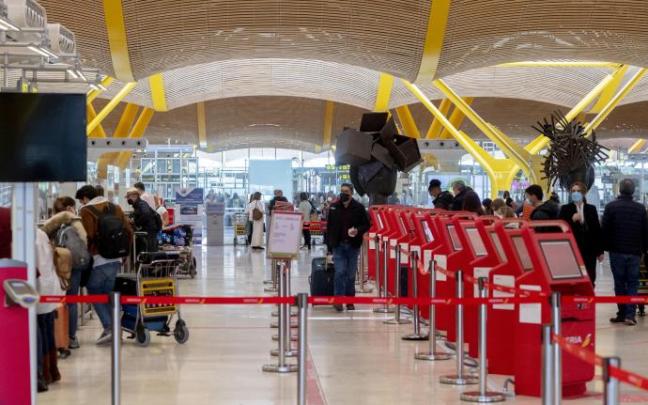 Aeropuerto Adolfo Suárez Madrid-Barajas. Aeropuerto Adolfo Suárez Madrid-Barajas.