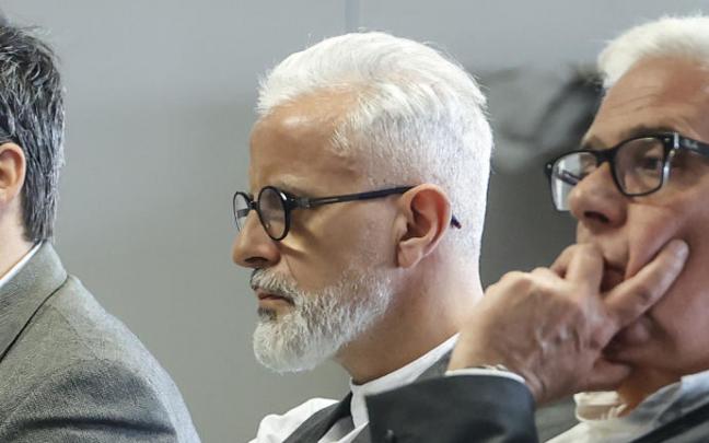 El exgerente de la empresa Imelsa, Marcos Benavent (centro). El exgerente de la empresa Imelsa, Marcos Benavent (centro).