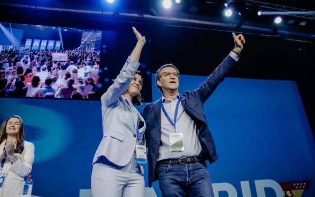Isabel Díaz Ayuso y Alberto Núñez Feijóo, durante la clausura del congreso del PP de Madrid. Isabel Díaz Ayuso y Alberto Núñez Feijóo, durante la clausura del congreso del PP de Madrid.