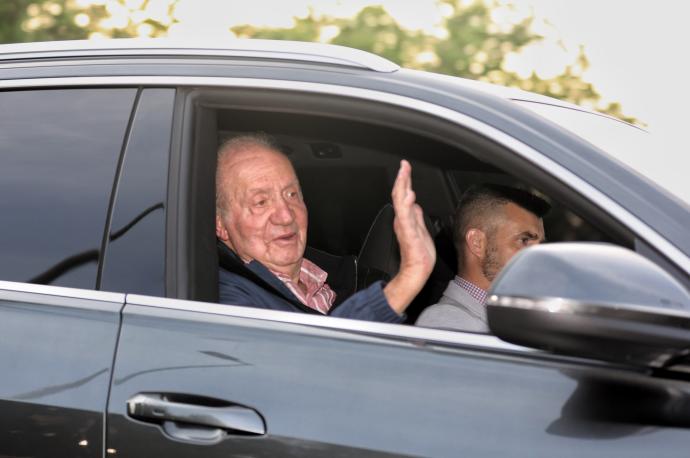 Juan Carlos I a su salida de Madrid antes de regresar a Abu Dabi.