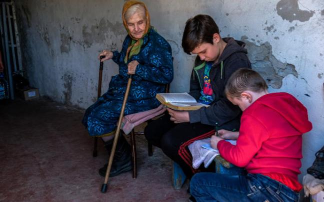 Tendrán que estudiar lengua, literatura e historia rusas y matemáticas en lengua rusa.