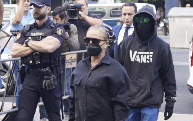 Llegada a los juzgados de Francisco Javier García, conocido como 'El Cuco'. Llegada a los juzgados de Francisco Javier García, conocido como 'El Cuco'.