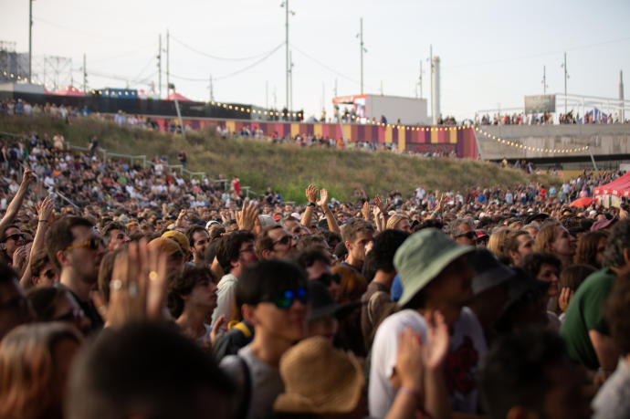 Un grupo de personas durante la primera jornada del Festival Primavera Sound Barcelona.