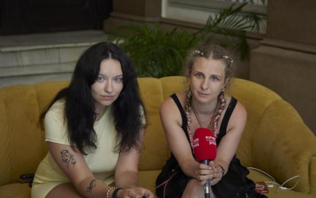 Olga Borisova y Maria Aliójina, del colectivo ruso, Pussy Riot.