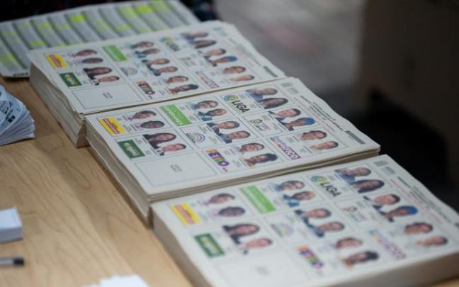 Papeletas para las elecciones de Colombia. Papeletas para las elecciones de Colombia.