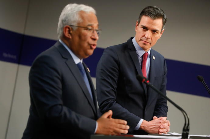 Pedro Sánchez y Antonio Costa ofrecen una rueda de prensa en Bruselas.