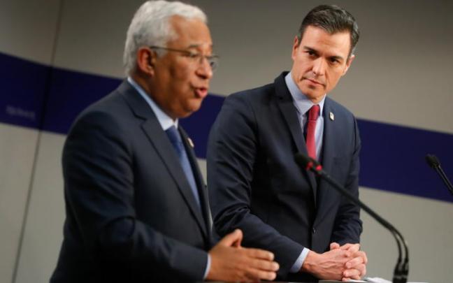 Pedro Sánchez y Antonio Costa ofrecen una rueda de prensa en Bruselas.