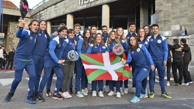 Los integrantes de la Euskal Selekzioa, en la presentación de ayer lunes.