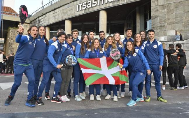 Los integrantes de la Euskal Selekzioa, en la presentación de ayer lunes.